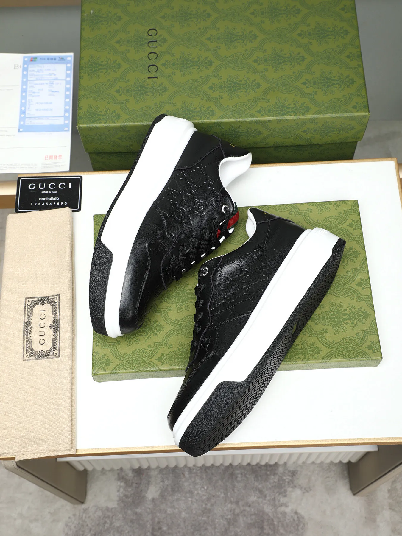 Men's shoes 💰480 New men's shoes GUCCI Fashion trend Made of first-layer calfskin ➕ washed sheep lining! The foot feels super comfortable and the workmanship is impeccable. Foam ultra-light outsole, size: 38-44 (45 customized) 4 colors to choose from!